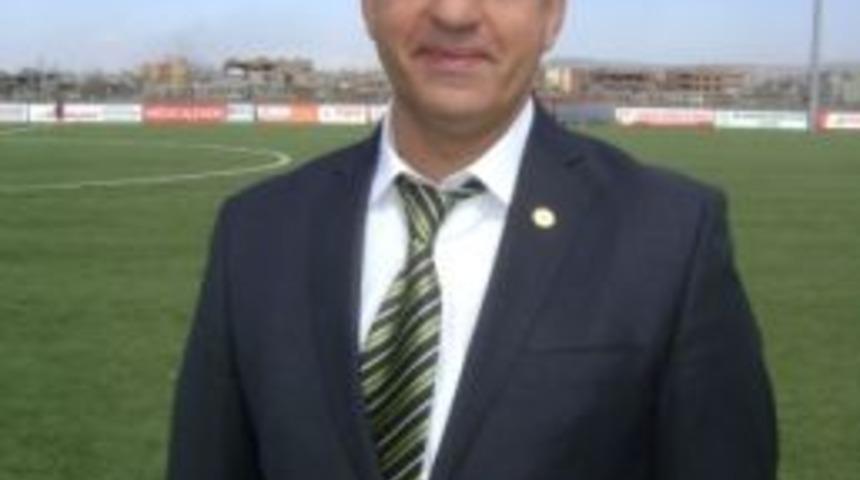 Antren&ouml;rlere Futsal Eğitimi