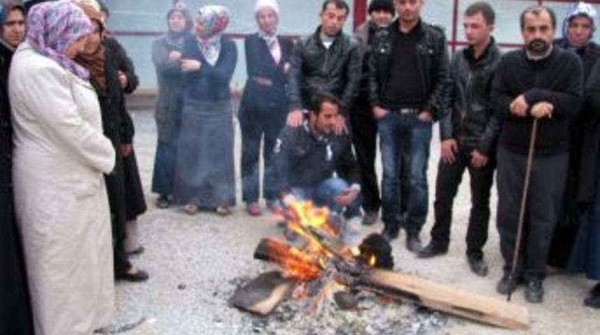 Maaşlarını Alamayan Tekstil &Ccedil;alışanları Eylem Yaptı