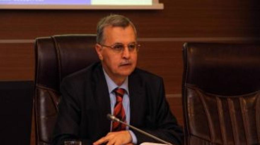 Belediye Y&ouml;neticilerine, "osmanlıdan G&uuml;n&uuml;m&uuml;ze Belediyecilik" Semineri