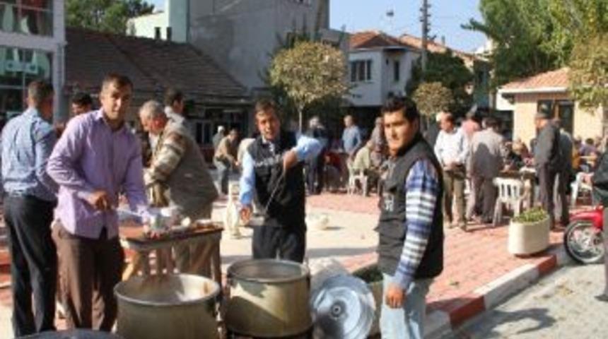 Muharrem Ayı Dolayısıyla 3 Bin 500 Kişiye Aşure Dağıtıldı