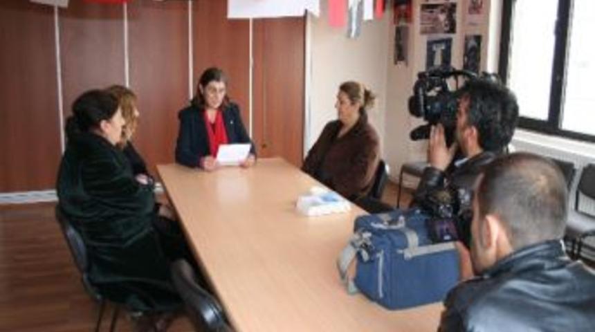 Chp&rsquo;de Kadına Y&ouml;nelik Şiddete Karşı "kelebekler &Ouml;zg&uuml;rd&uuml;r" Kampanyası