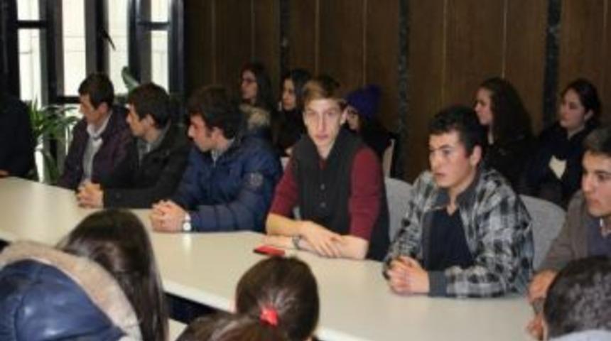 Ak&ccedil;akoca Barboros Anadolu Lisesi &Ouml;ğrencileri Tbmm'yi Ziyaret Etti