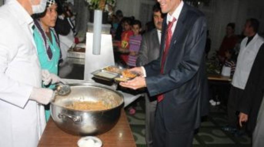 Yatılı &Ouml;ğrenim G&ouml;ren &Ouml;ğrencilere Ziyaret