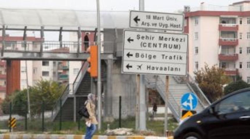 Yayaların &Uuml;şenge&ccedil;liği Kazaya Davetiye &Ccedil;ıkarıyor