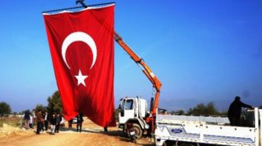 K&ouml;pr&uuml; A&ccedil;ılışına Muhtarın Pratik Zekası Damga Vurdu