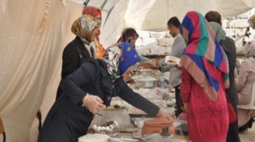 Silopi&rsquo;de Fakir &Ouml;ğrenciler Yararına Kermes