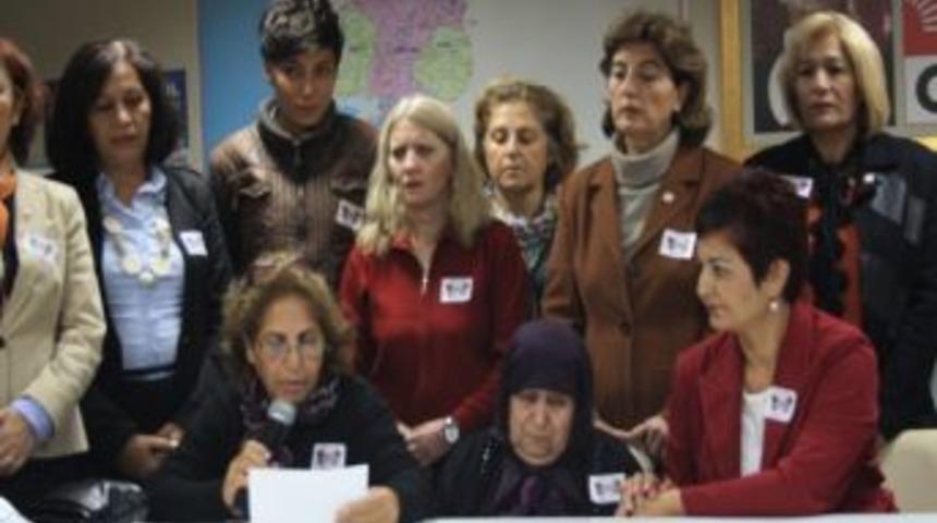 &Ouml;ğrencisi Tarafından &Ouml;ld&uuml;r&uuml;len Sevilay &Ouml;ğretmenin Ablası Ve Annesi Kadına Şiddete Son Verilmesini İstedi