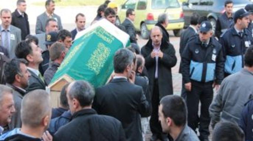 G&ouml;&ccedil;&uuml;k Altında Kalan Belediye İş&ccedil;isi Son Yolculuğuna Uğurlandı