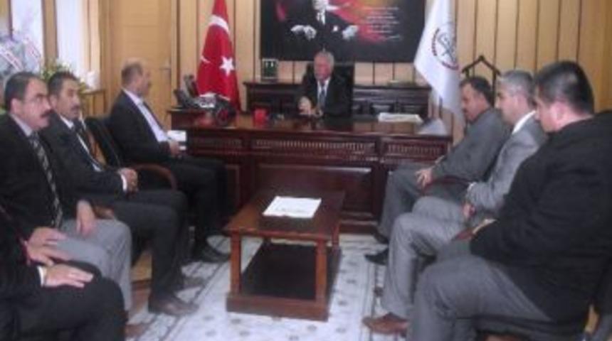 Eğitim-bir-sen Kırşehir Şubesi İl Milli Eğitim M&uuml;d&uuml;r&uuml;'ne Hayırlı Olsun Ziyaretinde Bulundu