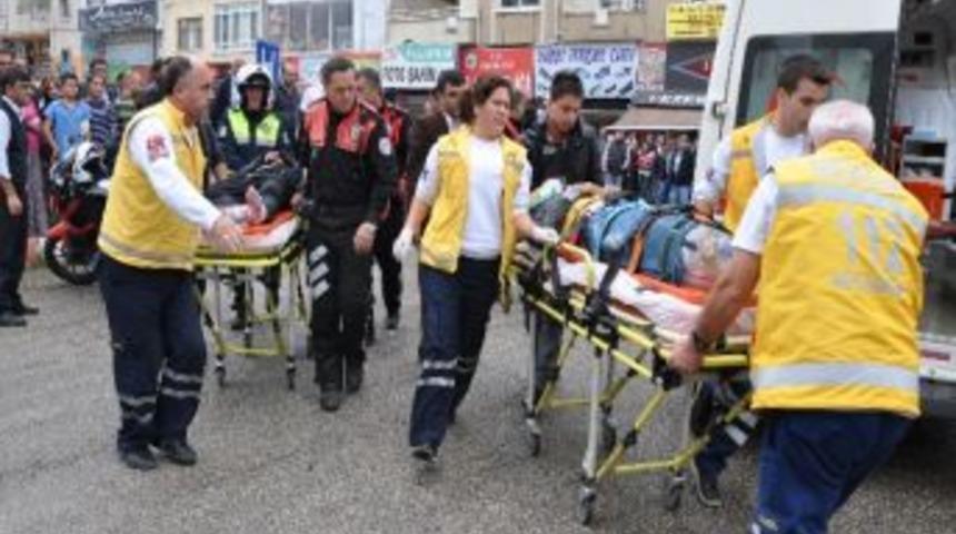 Mersin&rsquo;de Trafik Kazası: 2 Yaralı