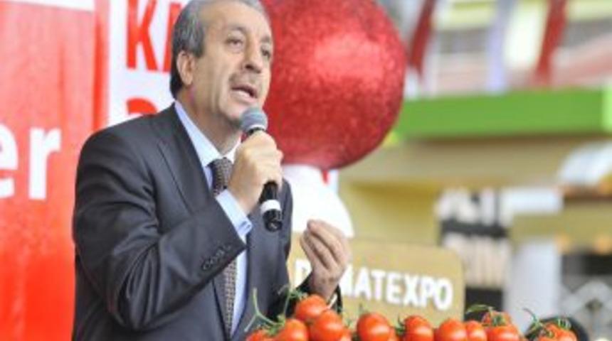 Eker: T&uuml;rk &Ccedil;ift&ccedil;isi 105 Milyonu Besleyip, 15 Milyar Dolarlık Gıda Ihra&ccedil; Ediyor