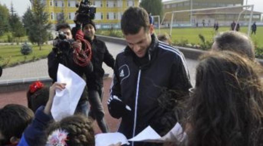 Kayserispor&rsquo;a &Ouml;ğrencilerden Moral