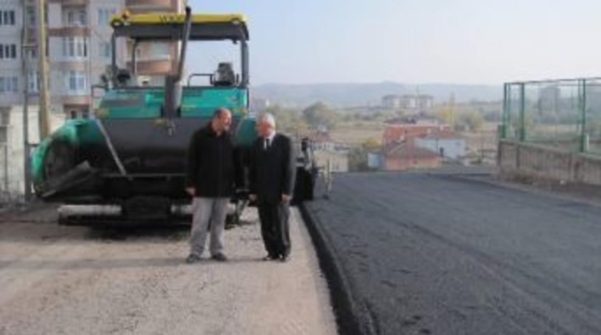 İncesuda Asfaltlama &Ccedil;alışmaları S&uuml;r&uuml;yor