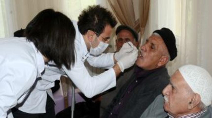 Huzurevinde Kalan Yaşlılara Diş Taraması