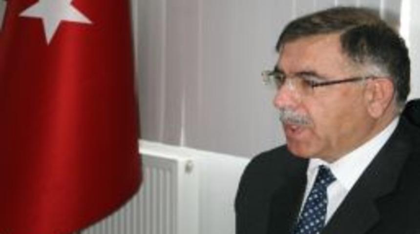 Vali Adnan Yılmaz, &Ouml;ğretmenler G&uuml;n&uuml;n&uuml; Kutladı