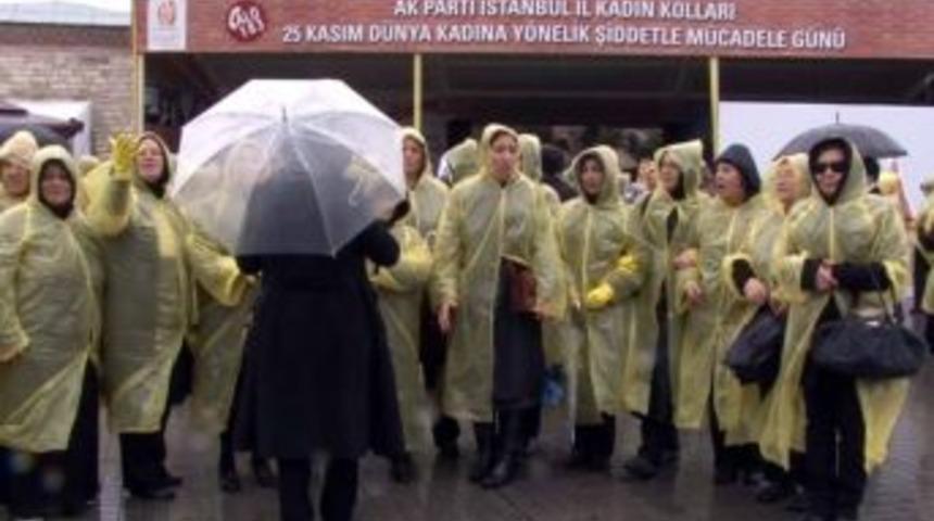 AK Partili Kadınlar, 'şiddet'e Karşı Y&uuml;r&uuml;d&uuml;