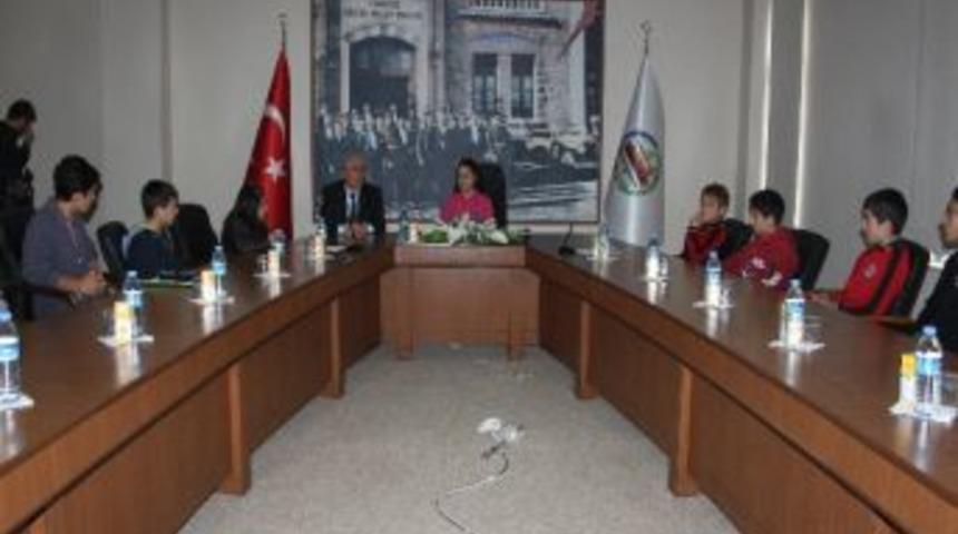 Çocuk Meclisine Kız Öğrenciler Damgasını Vurdu