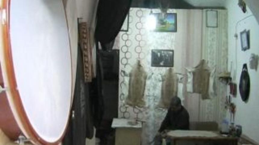 Deriye Ses Veren Usta Eller