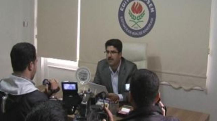 &lsquo;Acilen 100 Bin &Ouml;ğretmen Atanmalı'