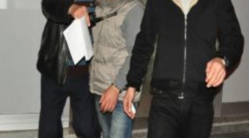 Firariyi Ararken Başka Firarileri Yakaladılar