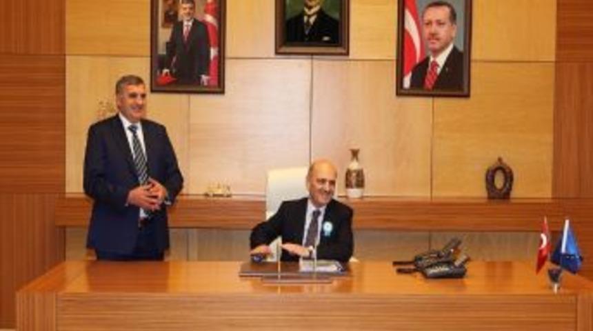 &Uuml;niversiteden Sağlam Raporu Alan Orta Hasarlı Binalar Yıkılmayacak