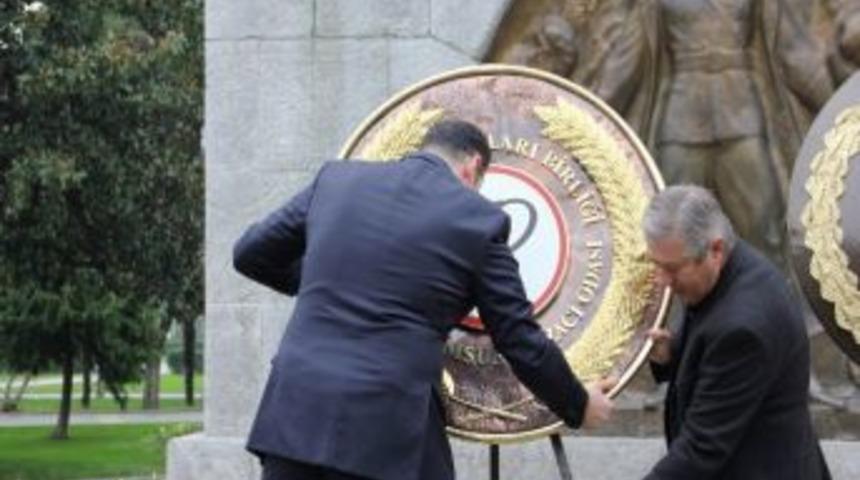 Diş Hekimliğinin Bilimselliğe Y&ouml;nelişinin 104. Yıl D&ouml;n&uuml;m&uuml;