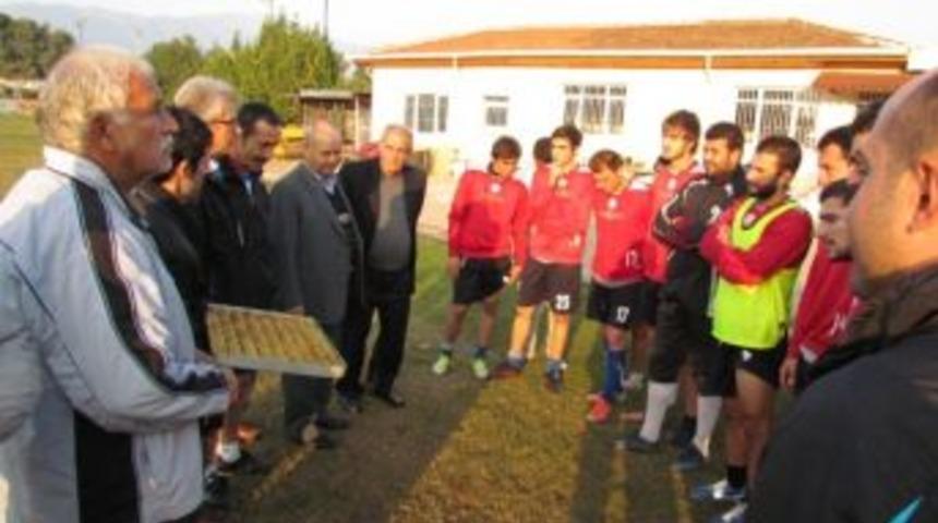 Chp&rsquo;den &Ouml;demiş Belediyespor&rsquo;a Baklava Dopingi