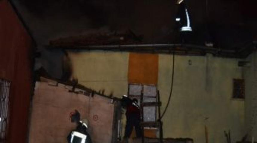 Z&uuml;mr&uuml;t Mahallesi&rsquo;nde Korkutan Yangın