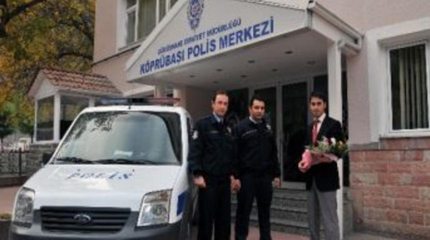 G&uuml;m&uuml;şhane&rsquo;de Polisler 4 Yaşındaki &Ccedil;ocuğun Hayatını Kurtardı