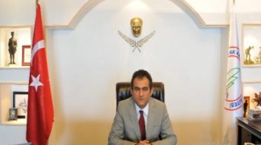 Be&uuml; Rekt&ouml;r&uuml; Prof. Dr. &Ouml;zer, 24 Kasım &Ouml;ğretmenler G&uuml;n&uuml;&rsquo;n&uuml; Kutladı