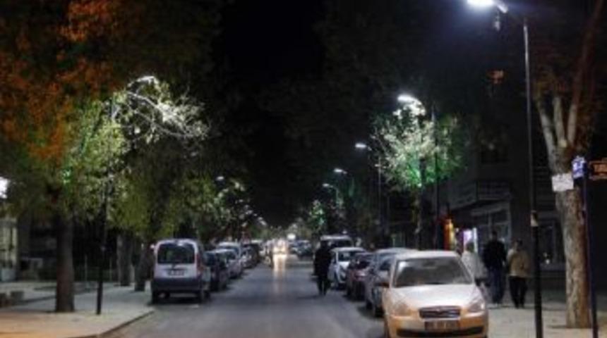 Yenimahalle &Ccedil;arşı Caddesi&rsquo;nde Ledli Aydınlatma D&ouml;nemi