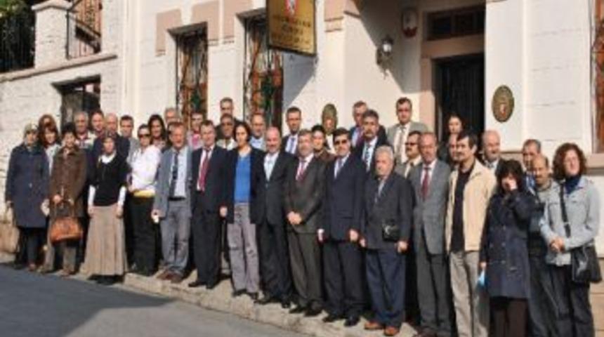 Ayto Tarih &Ouml;ğretmenlerini Gezdirdi