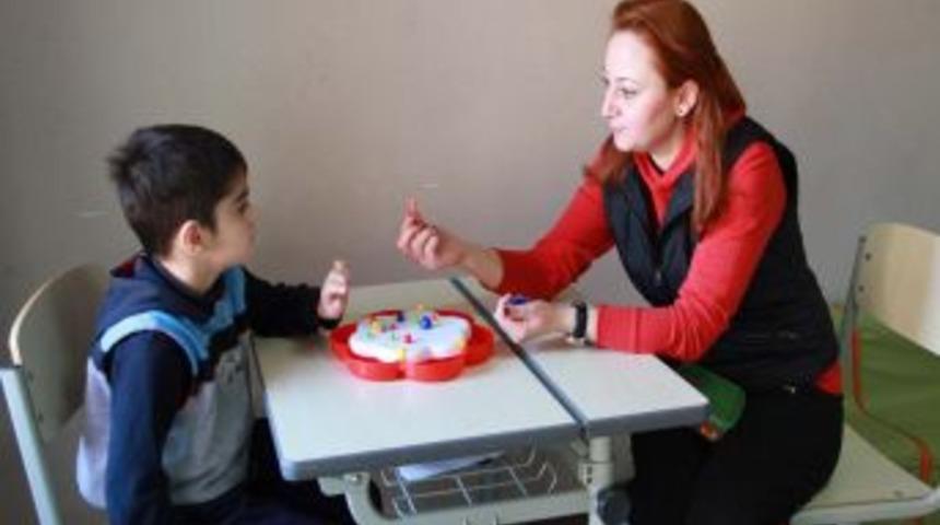 '&Ouml;ğretmenim' S&ouml;z&uuml;n&uuml; Duymak I&ccedil;in Yıllarca Bekleyen &Ouml;ğretmenler Var