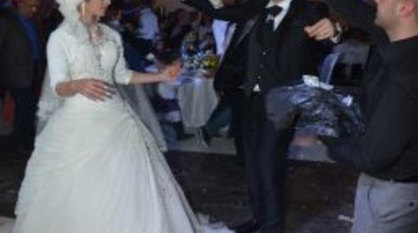 D&uuml;ğ&uuml;nde Dolarlar Havada U&ccedil;uştu