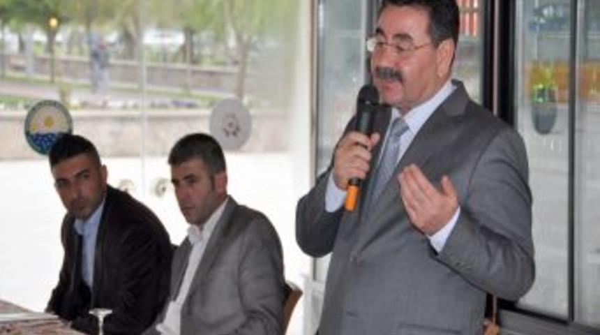 Başkan Odabaşı Esnafın Sorunlarını Dinliyor