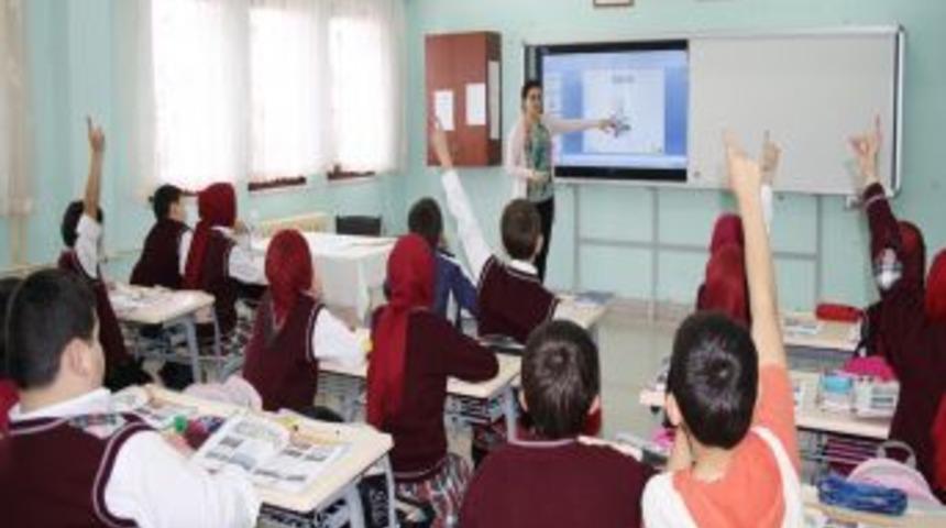 &Ouml;ğrenciler Akıllı Tahtayla Buluştu