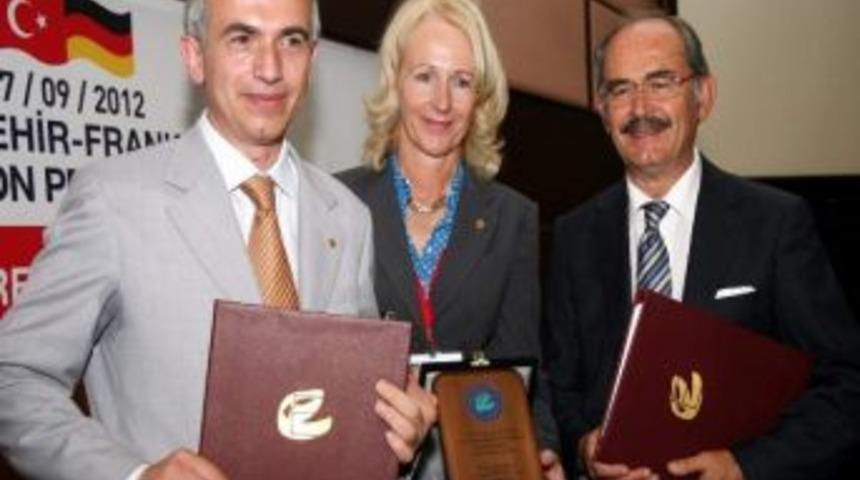 Frankfurt Belediyesi İle Eskişehir Kardeş Şehir Oluyor