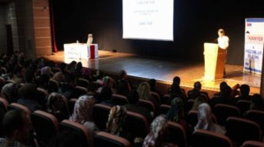 Dü’de ‘değişen Dünyada Girişimcilik’ Semineri