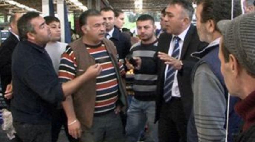 Bayraklı’da Satılan Balıkların Boyları Denetlendi