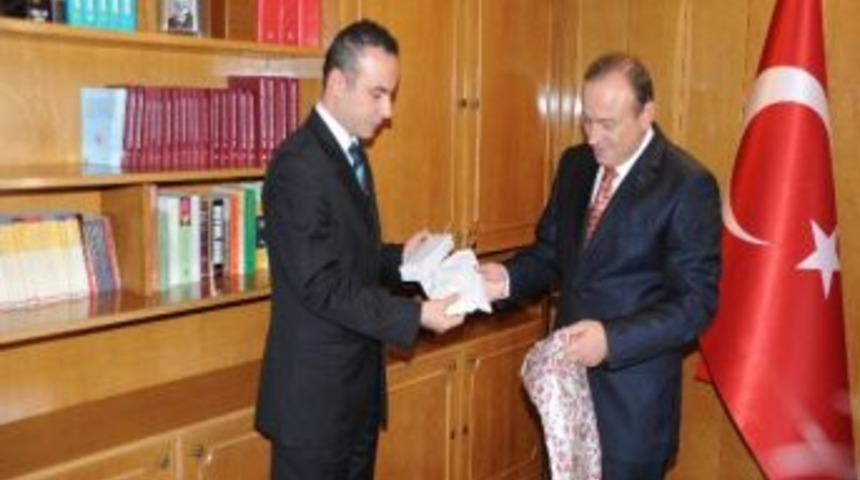 Vali Kızılcık, Makamında &Ouml;ğretmenleri Kabul Etti