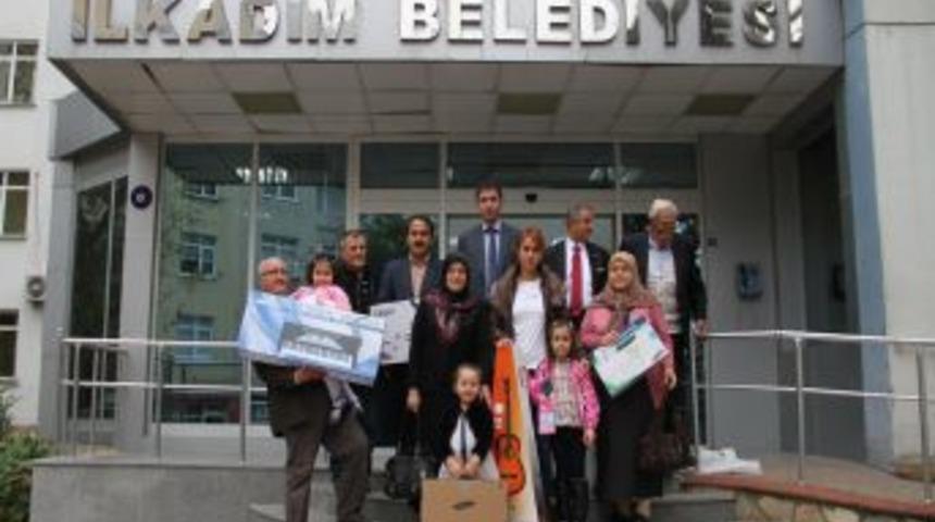 Bisiklet Ve U&ccedil;urtma Şenliğinin Hediyeleri Dağıtıldı