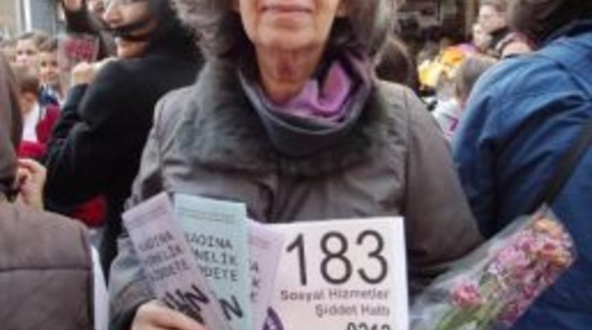 Ayvalık&rsquo;ta Kadına Şiddete Tepki Eylemi