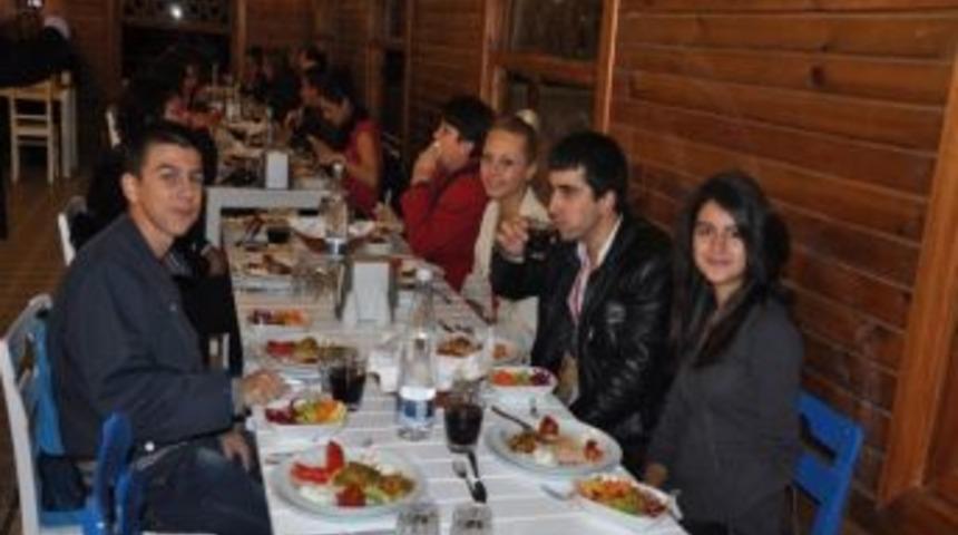 Misafir &Ouml;ğrencilere Ge&ccedil;mişten G&uuml;n&uuml;m&uuml;ze T&uuml;rk K&uuml;lt&uuml;r&uuml; Tanıtıldı