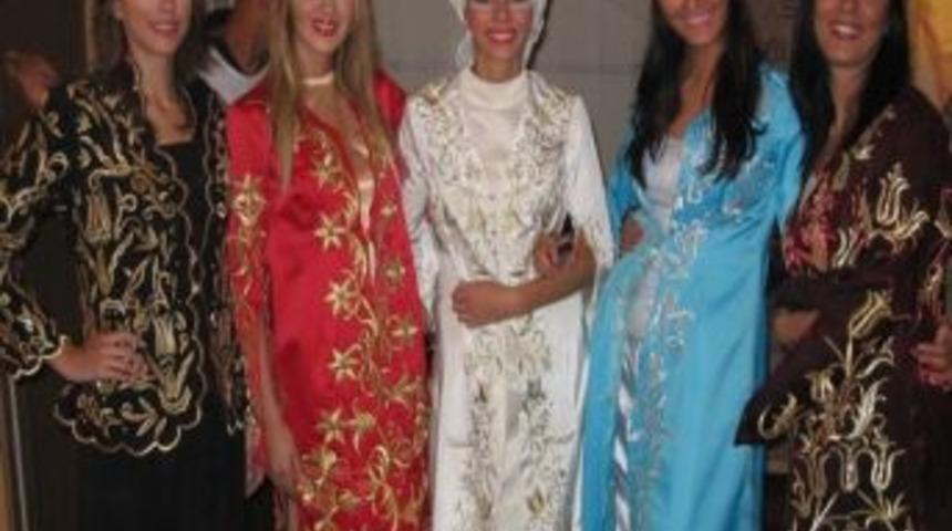 100 Yılın Gelinlikleri İzmir'de G&ouml;r&uuml;c&uuml;ye &Ccedil;ıkıyor