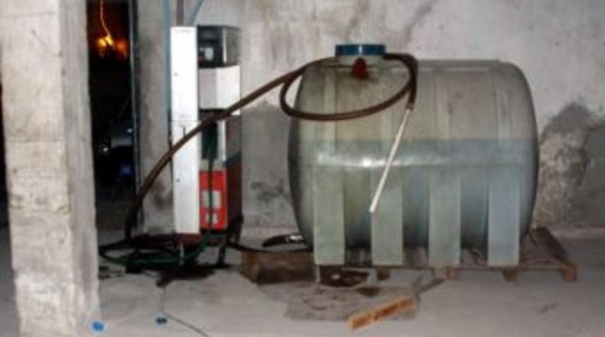 Kars&rsquo;ta 5 Bin Sigara, 2 Bin 500 Litre Ka&ccedil;ak Mazot Ele Ge&ccedil;irildi