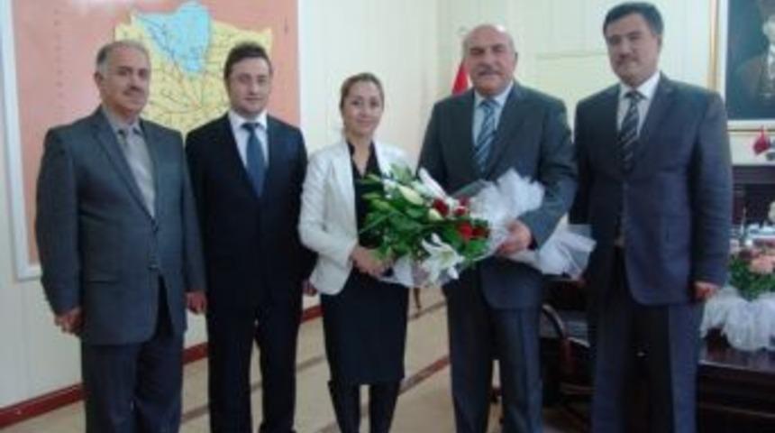 &Ouml;ğretmenler Vali İpek'i Makamında Ziyaret Etti