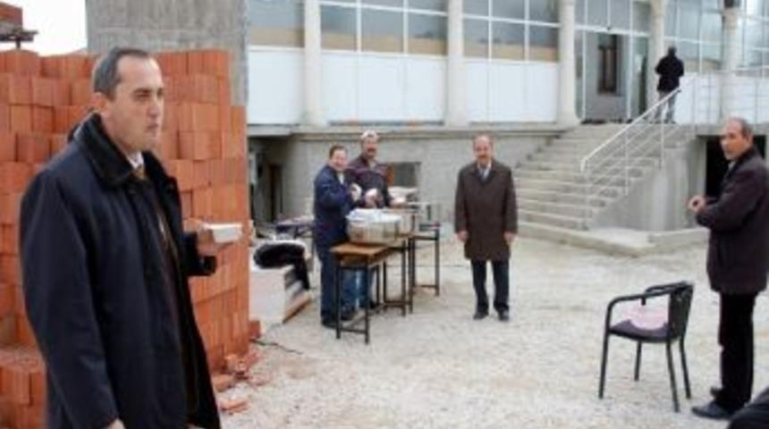 Boz&uuml;y&uuml;k&rsquo;te 4 Eyl&uuml;l Derneği Tarafından Aşure İkramı