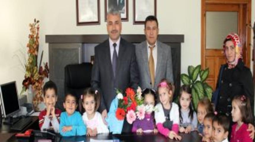 Bilgeli Minikler, Milli Eğitim M&uuml;d&uuml;r&uuml; Mustafa Aktaş&rsquo;ı Ziyaret Etti