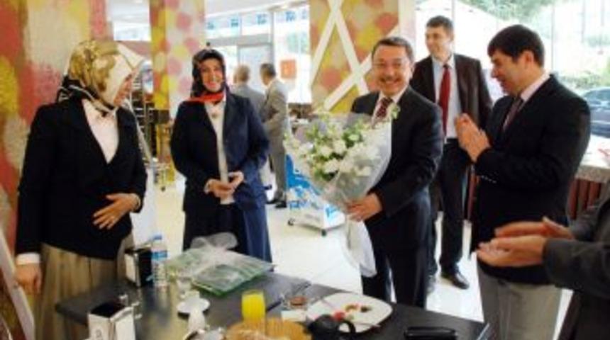 &Ouml;zt&uuml;rk&rsquo;e &lsquo;&Ouml;ğretmenler G&uuml;n&uuml;&rsquo; s&uuml;rprizi&hellip;