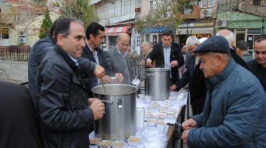 Ak Parti'den Aşure İkramı